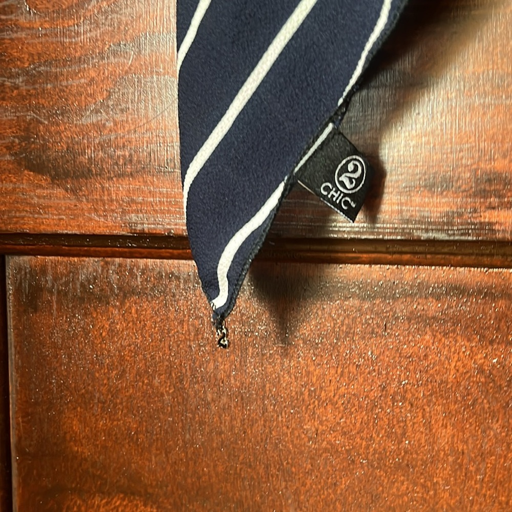 Chic Navy and White Striped Accessory - Picture 2 of 3